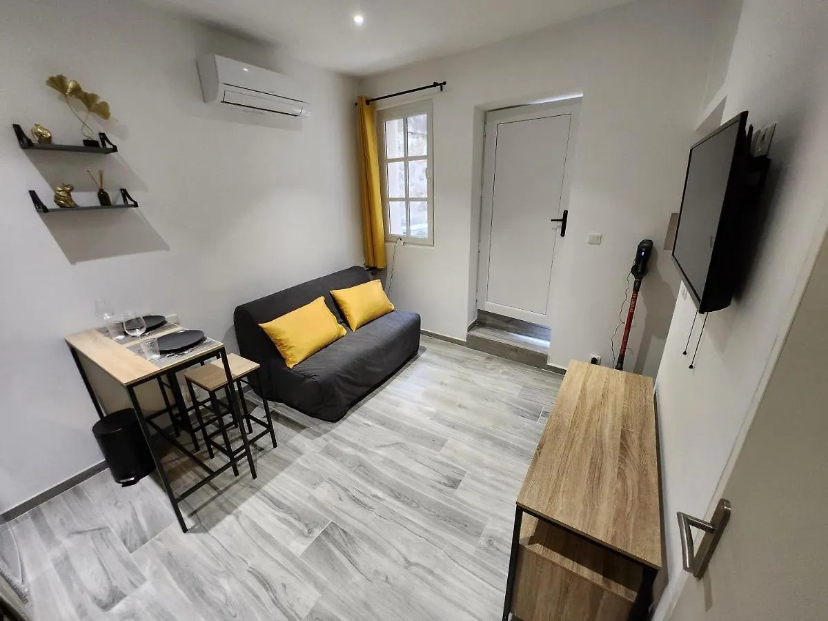 Studio Climatise Avec Cour Prive En Rez-De-Chaussee Centre Historique Avignon 0*,  France