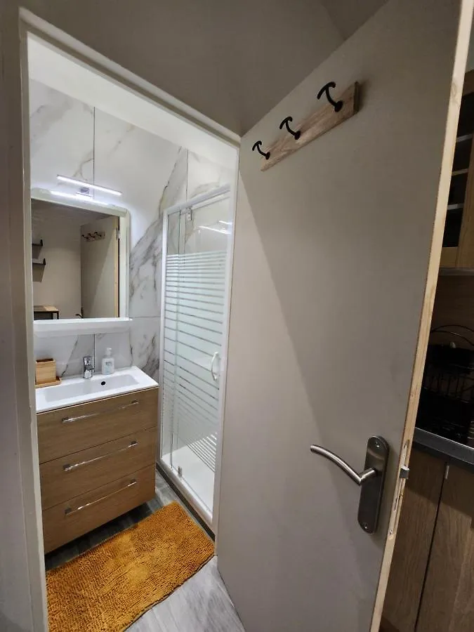 Studio Climatise Avec Cour Prive En Rez-De-Chaussee Centre Historique 아비뇽
